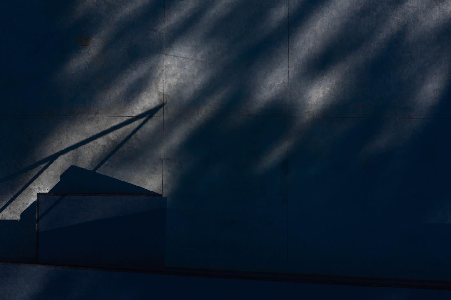 тени Вишняковскй скейт-плазы