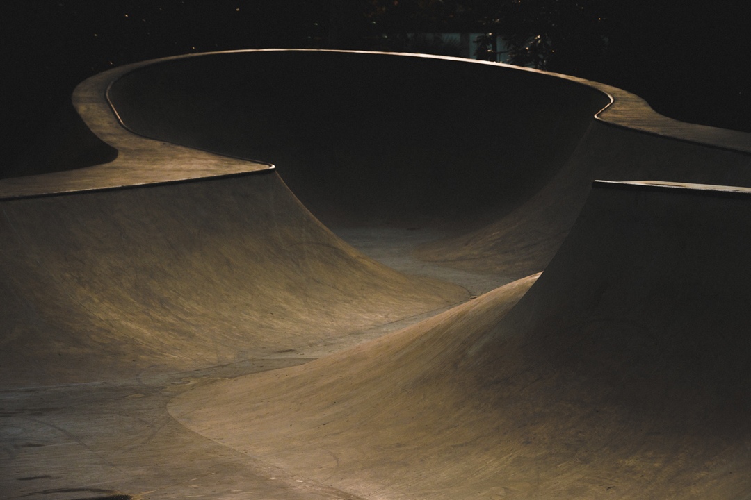 Чаша пула в скейт-парке