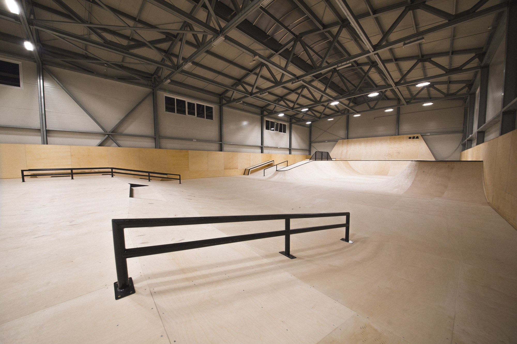 Учебная перила для апрейлов в центре плазы