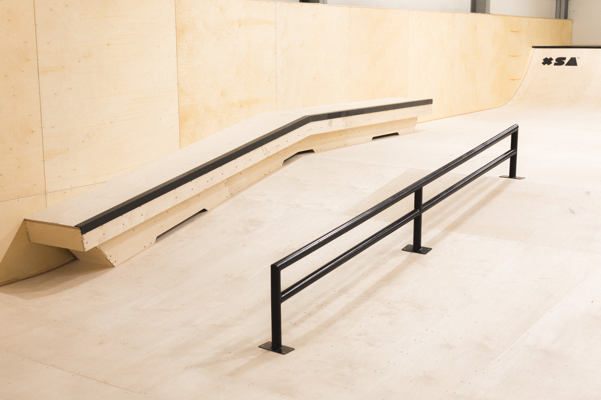 Грайнд-бокс с перилой