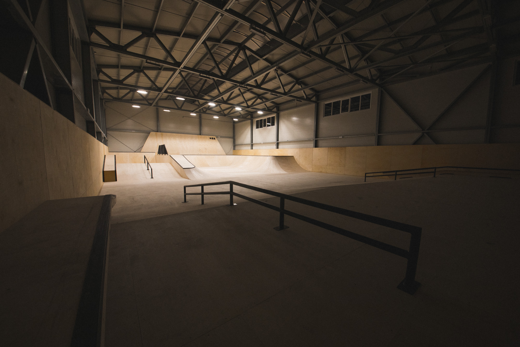 Учебные перила для апрейлов в центре плазы