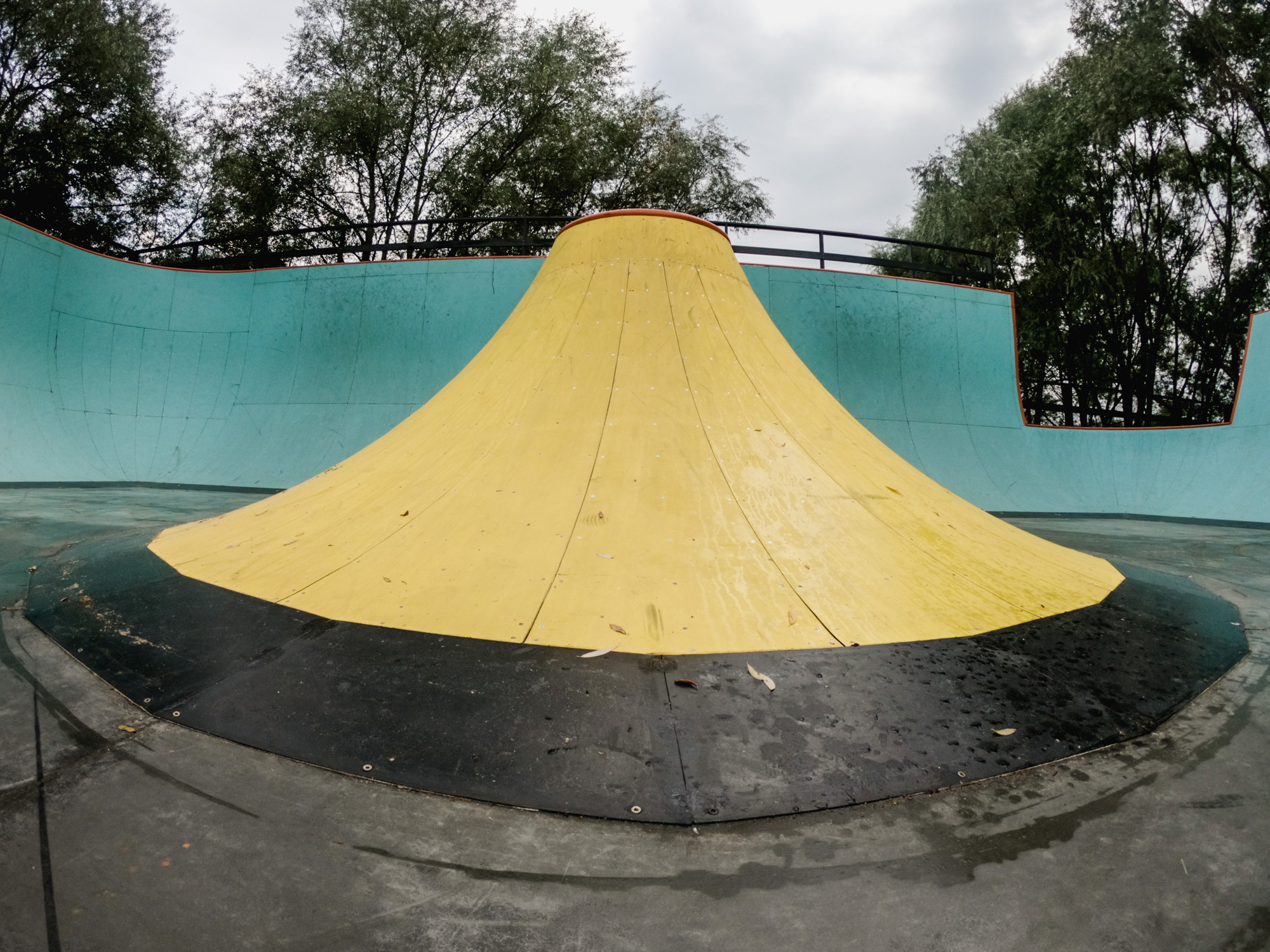 Скейт-пирамида