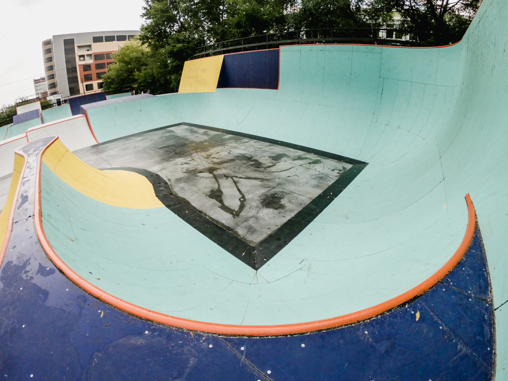 пул с воллрайдом