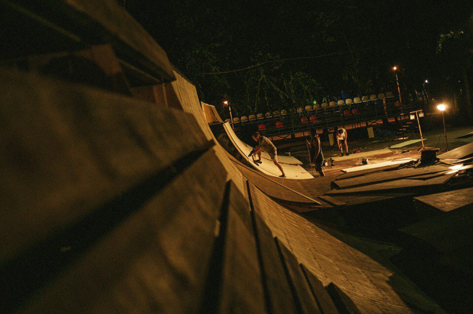 Новый каркасный скейт-парк