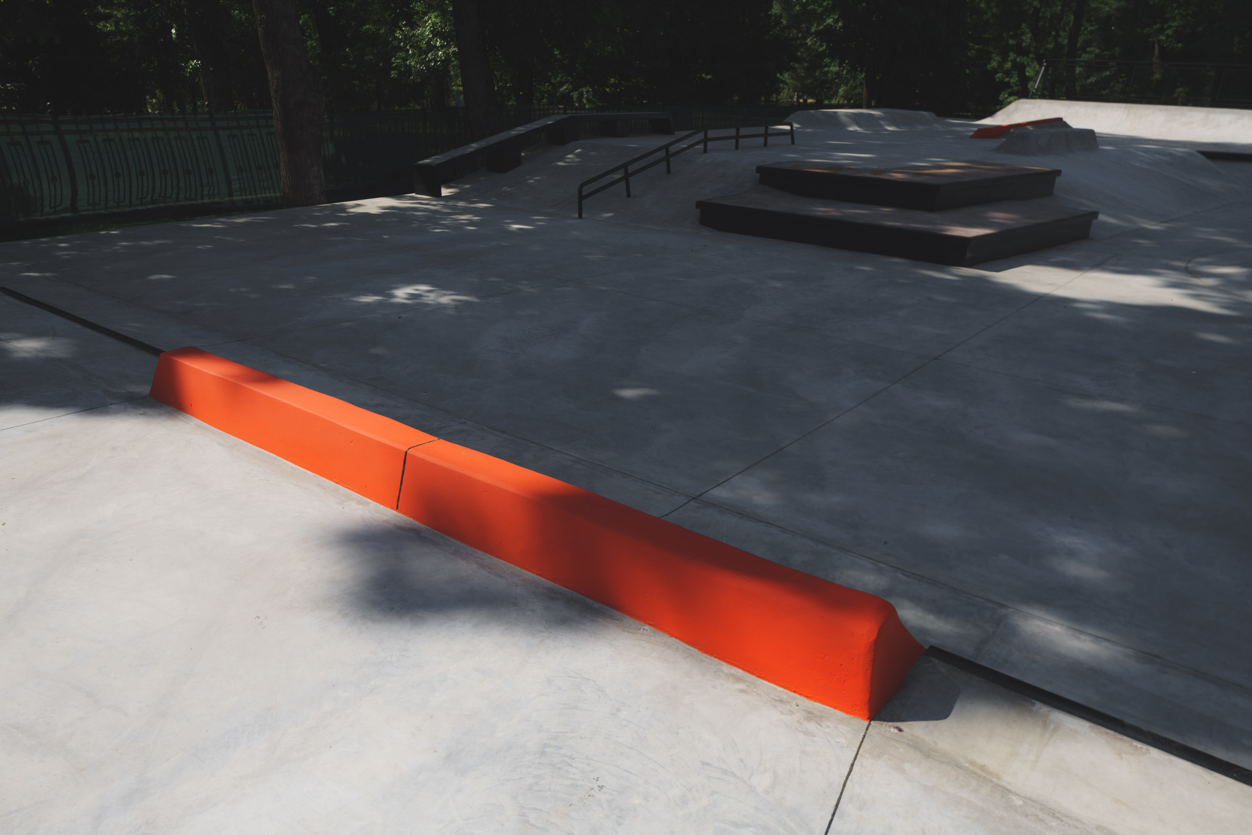 керб в литой бетонной плазе Майкопа