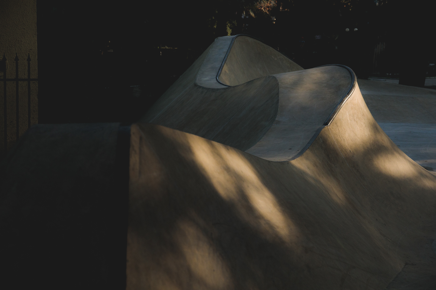 Бетонная волна в скейт-парке Сочи