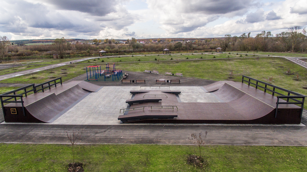 Скейт парк из дерева в Задонске