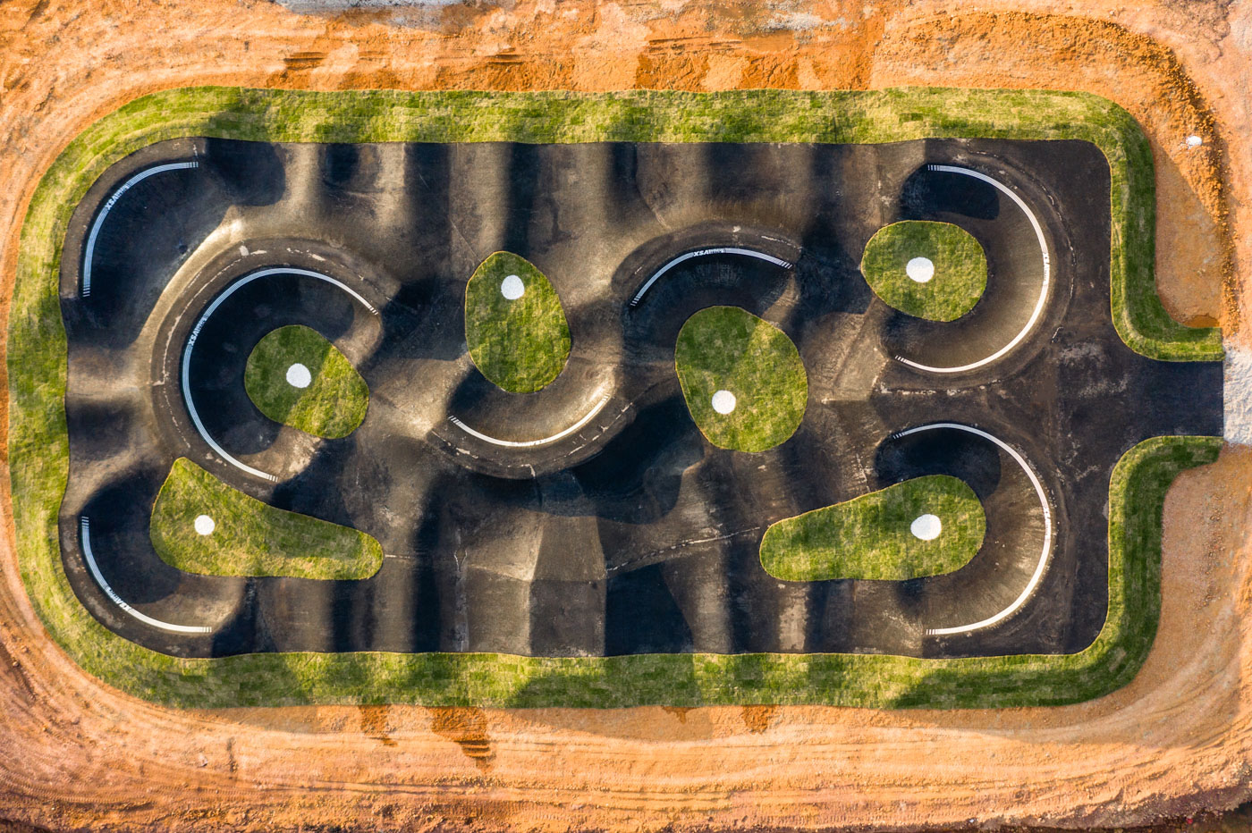 Асфальтовый памп-трек построенный в Китае командой XSA