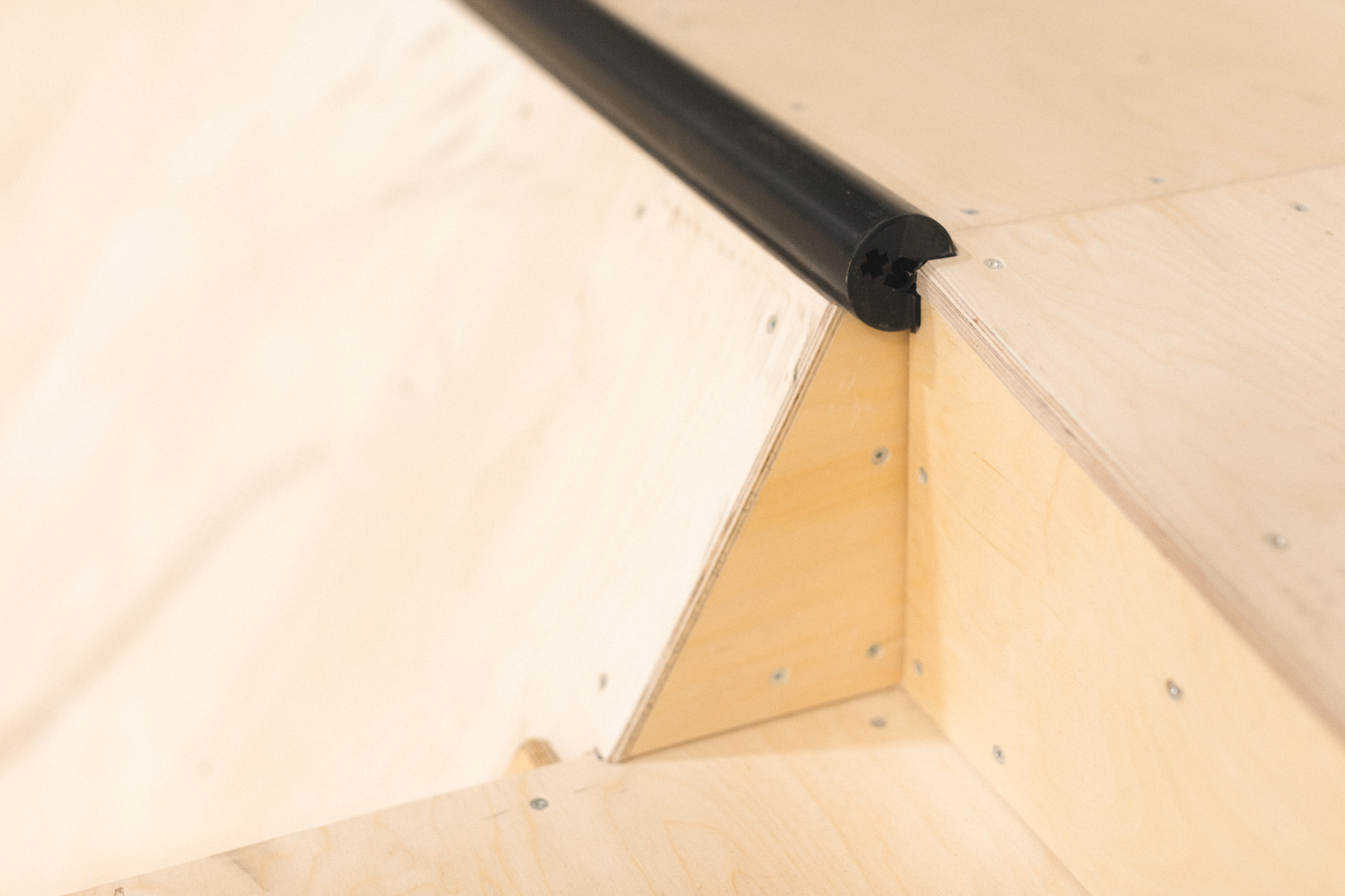 Детали каркасного скейт-парка в городе Вологда