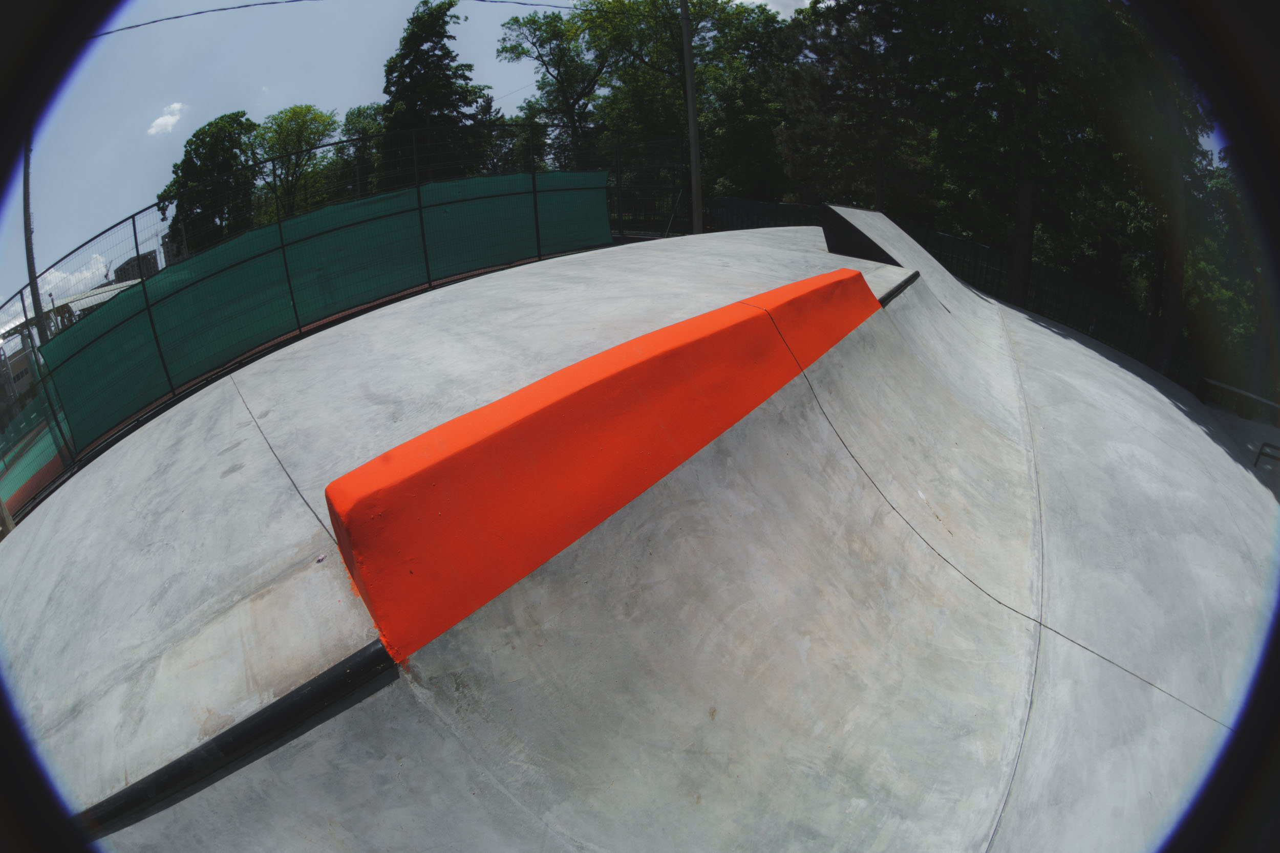 керб в литой бетонной плазе Майкопа