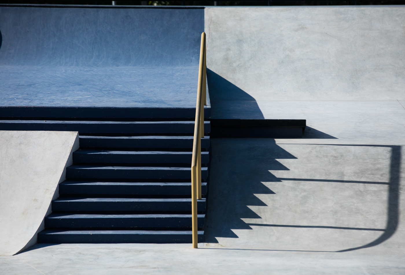 Рейл со ступеньками в XSA Plaza