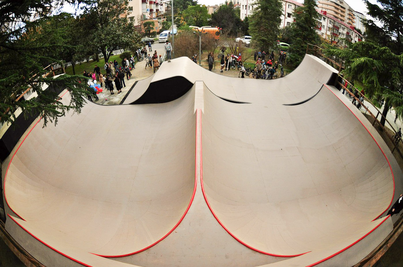 Спайн скейт-парка в Сочи