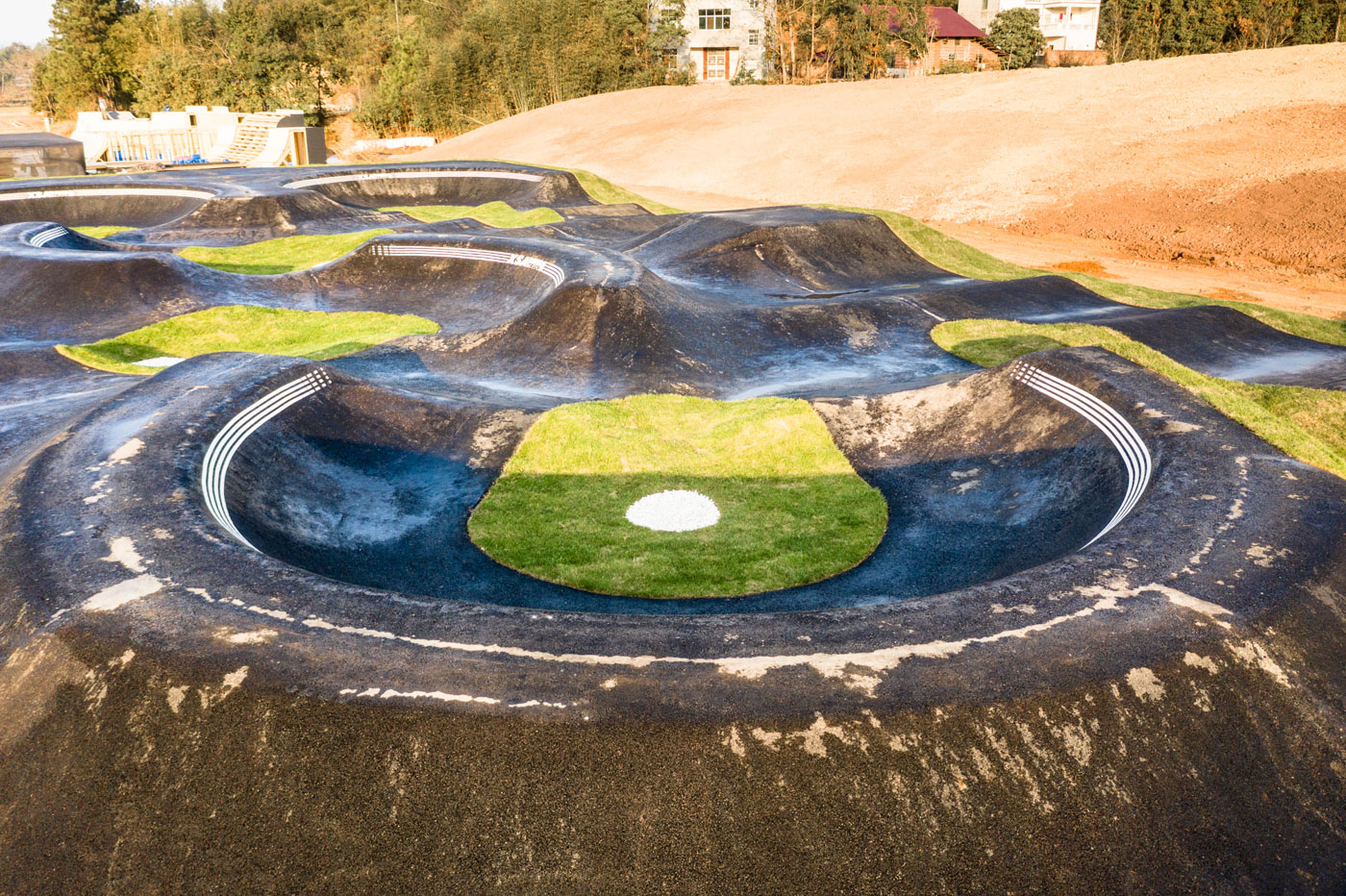 Контруклон  памп-трека в Китае XSA