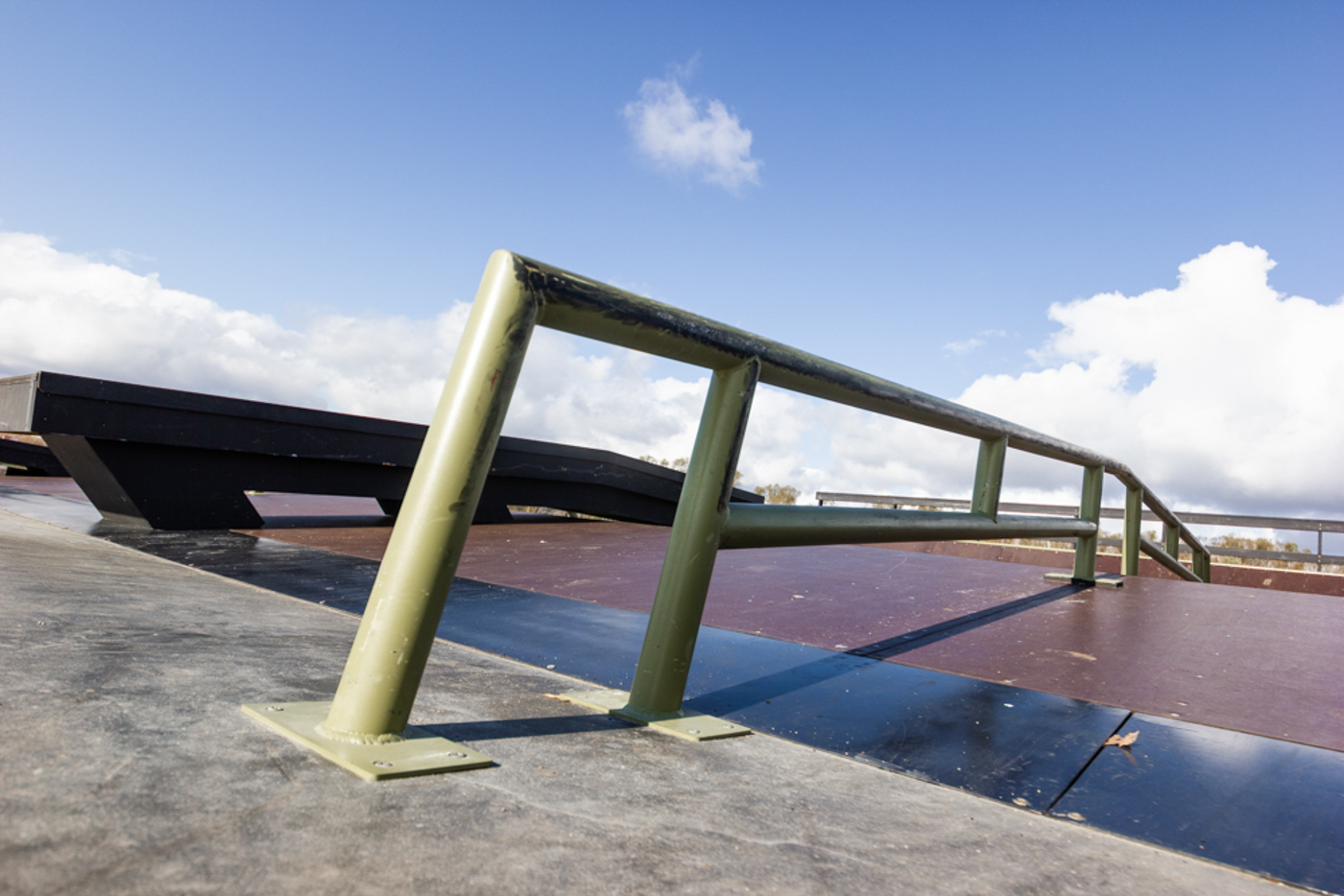 Наклонный рейл