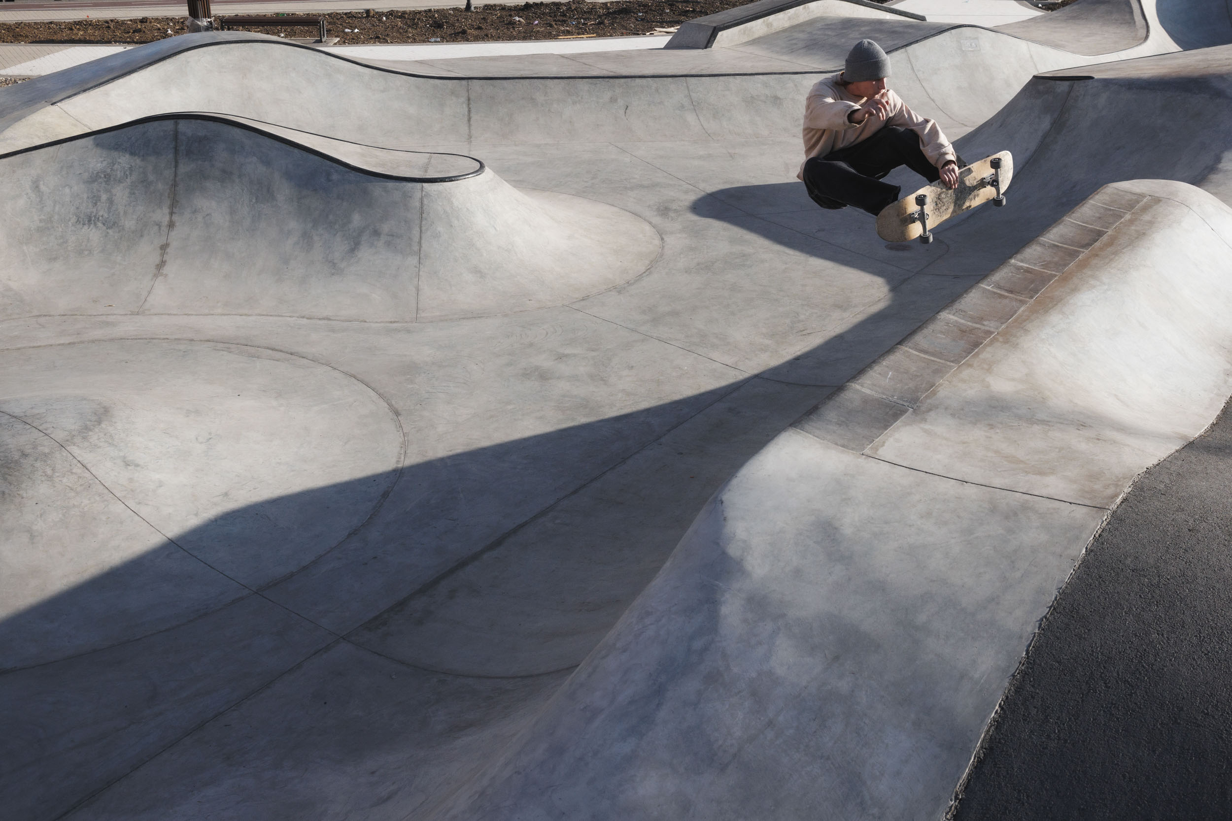 Трюки в бетонном памп-треке "Изумрудный". Краснодар, произведено XSA Ramps