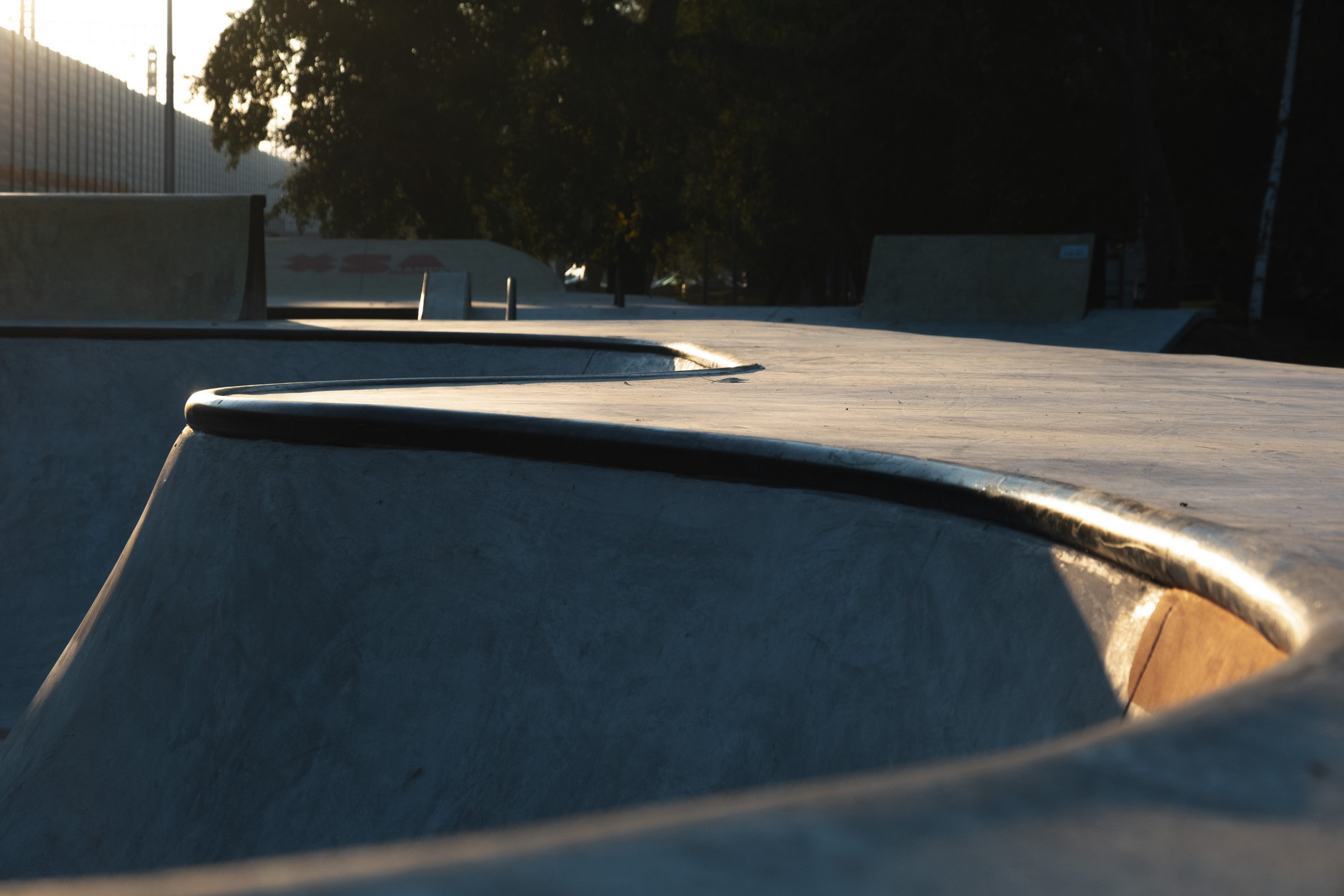 Металический коупинги бетонной плазы от XSA в Москве