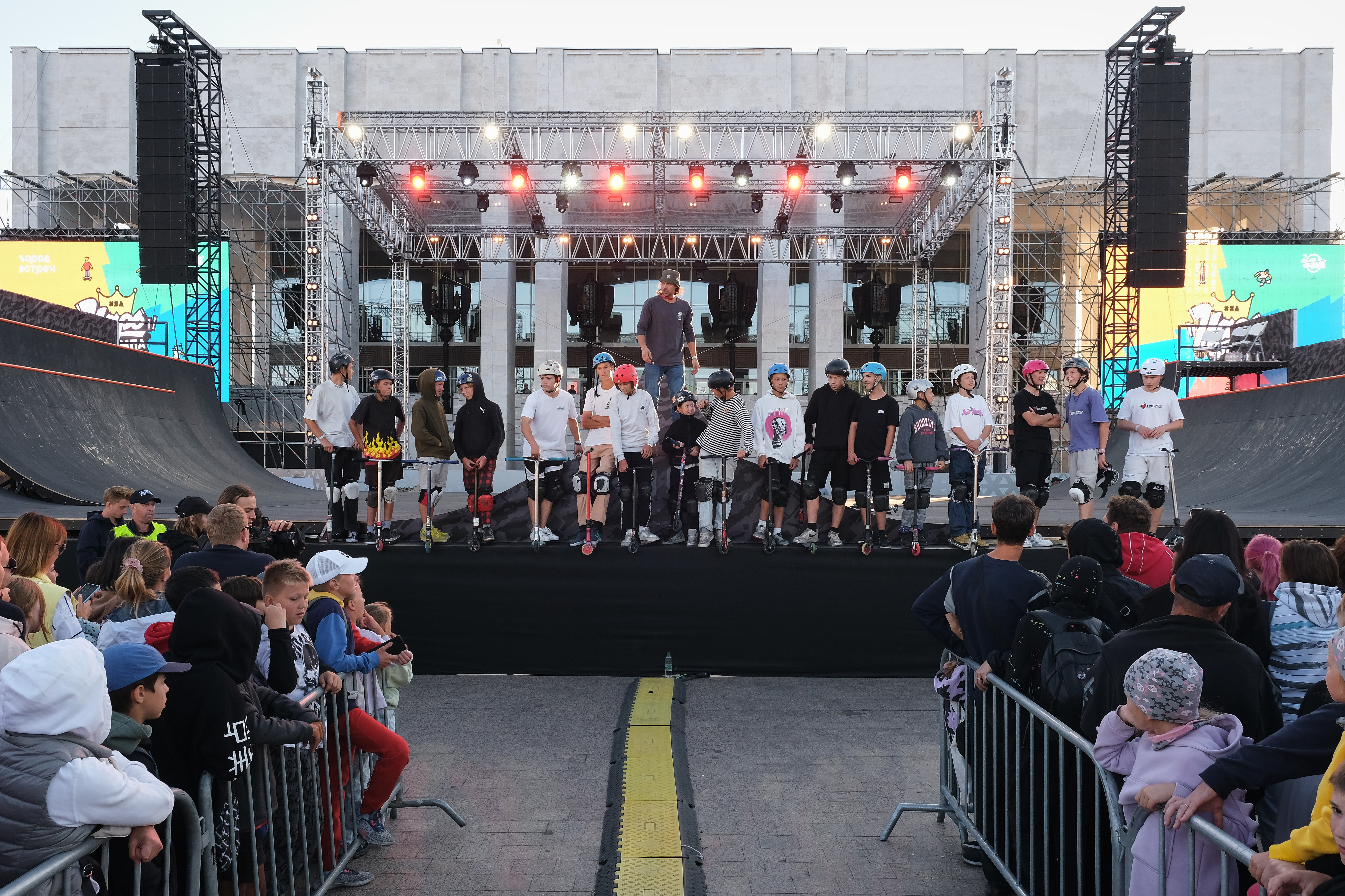 Квалификация и финал контеста по самокату в Царь-рампе