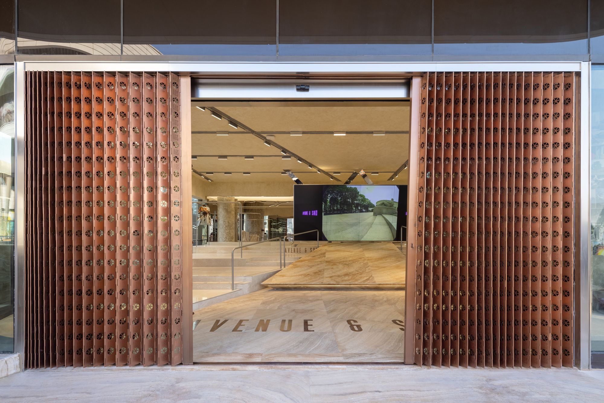 Входная группа скейтшопа A & S