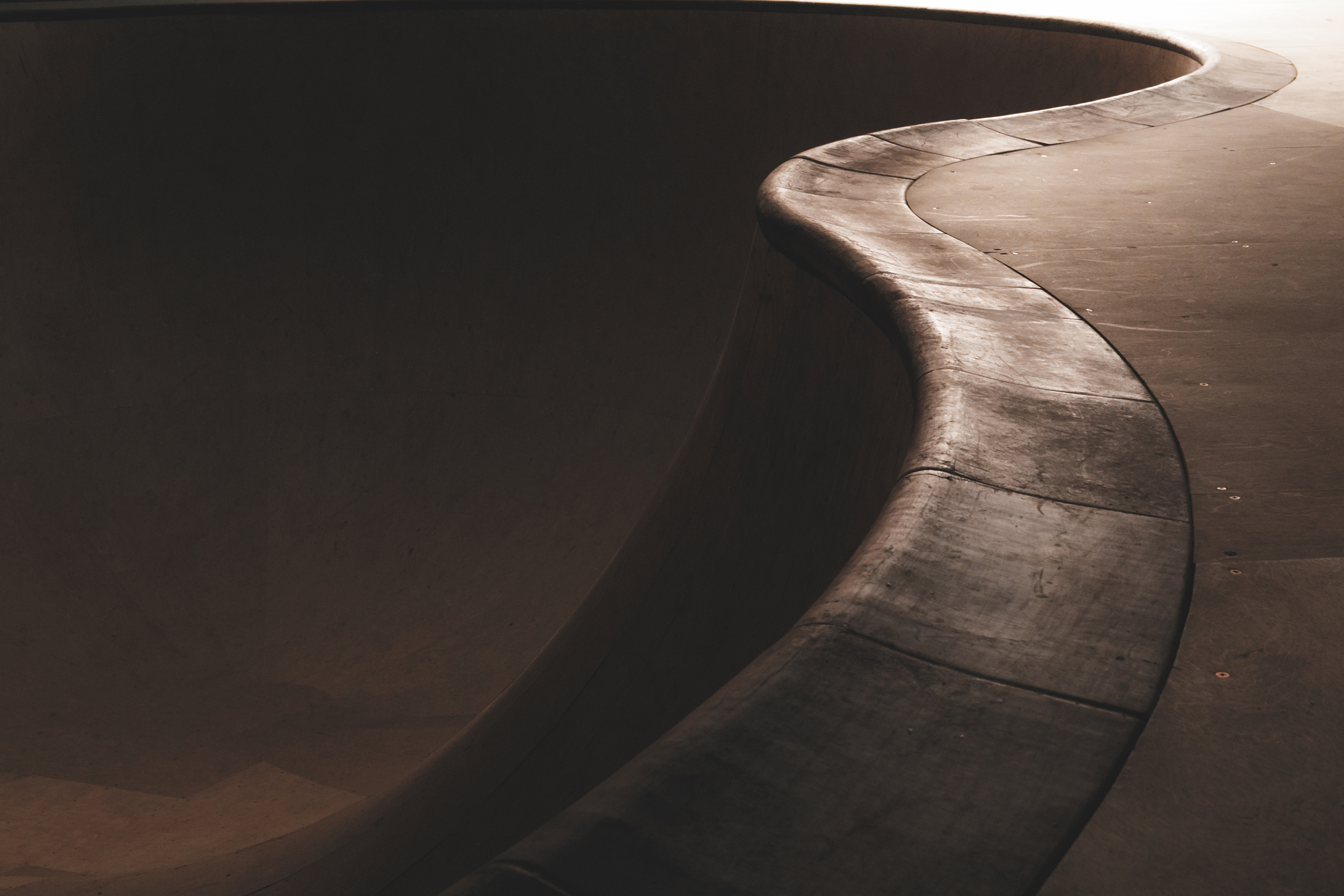 Бетонный коупинг деревянного боула Алвар Аалто от XSA Ramps