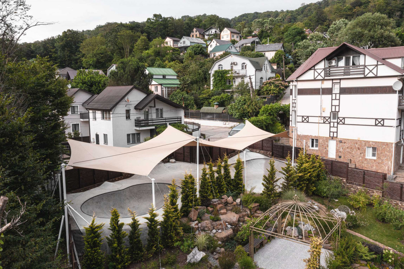 Частный парк на склонах Мацесты