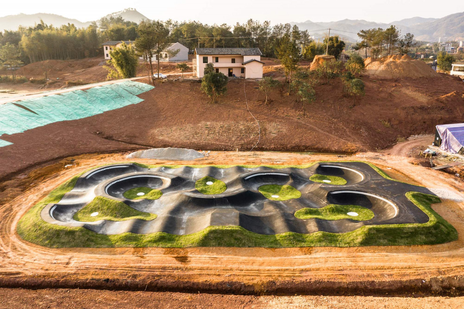 Асфальтовый памп-трек | Китай