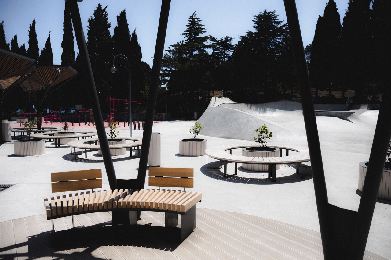 Полноценное общественное пространство с зоной отдыха