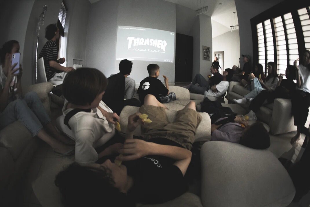 Отдых сборной в основном офисе XSA Ramps