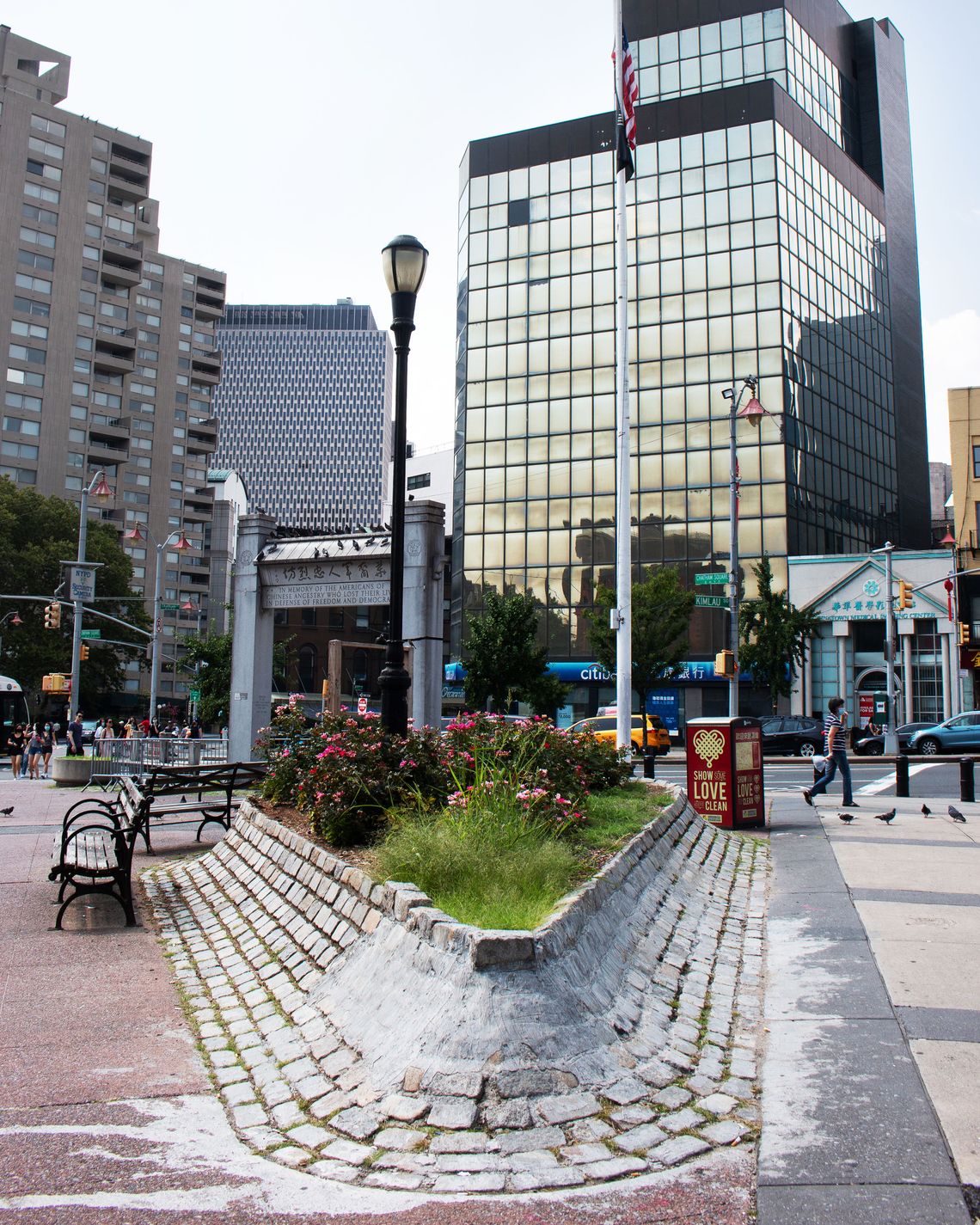 Бетон, нанесенный на бэнки в Чайнатауне, Манхеттен. Фото: Daniel Karel