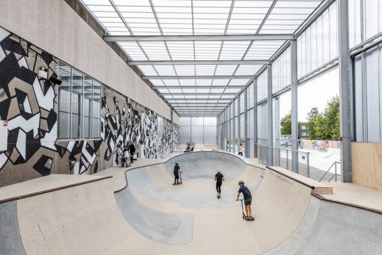 ЗАВОД ПО ПРОИЗВОДСТВУ ВЕТРЯНЫХ МЕЛЬНИЦ СТАЛ ЦЕНТРОМ ТВОРЧЕСТВА И УЛИЧНОГО СПОРТА